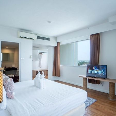 Thong Tarin Hotel Surin Exteriér fotografie