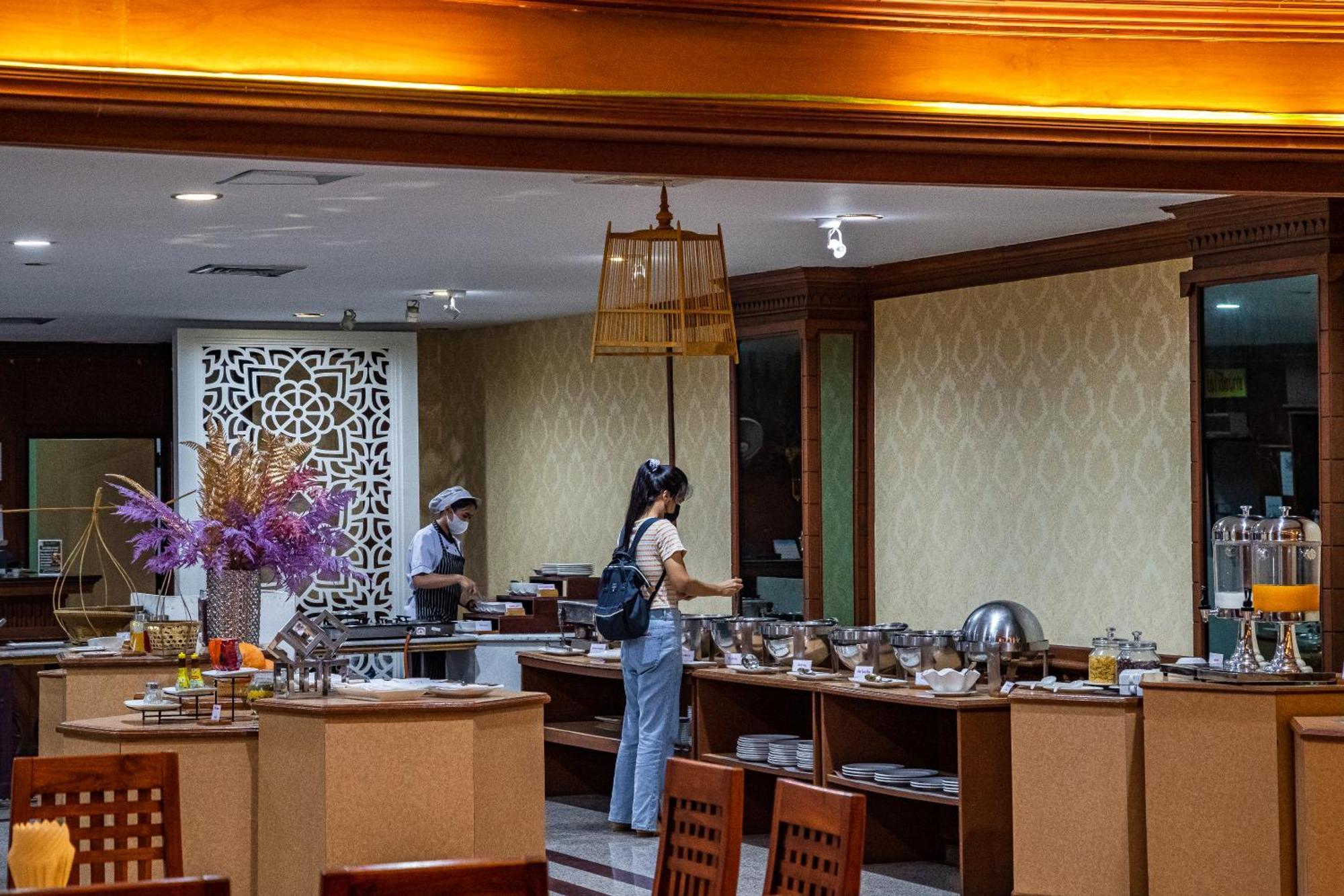 Thong Tarin Hotel Surin Exteriér fotografie