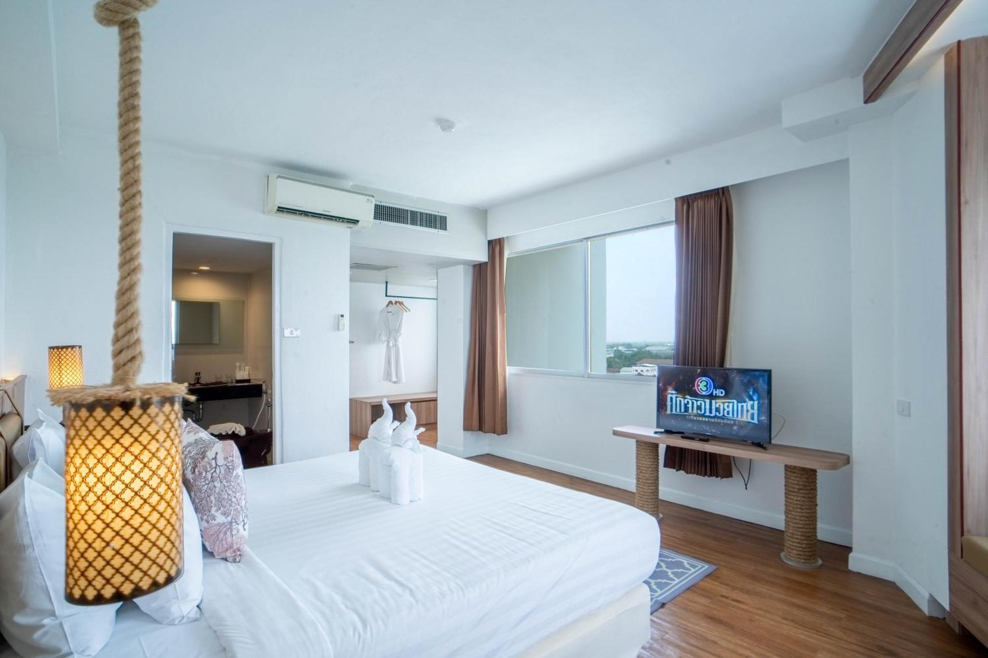 Thong Tarin Hotel Surin Exteriér fotografie