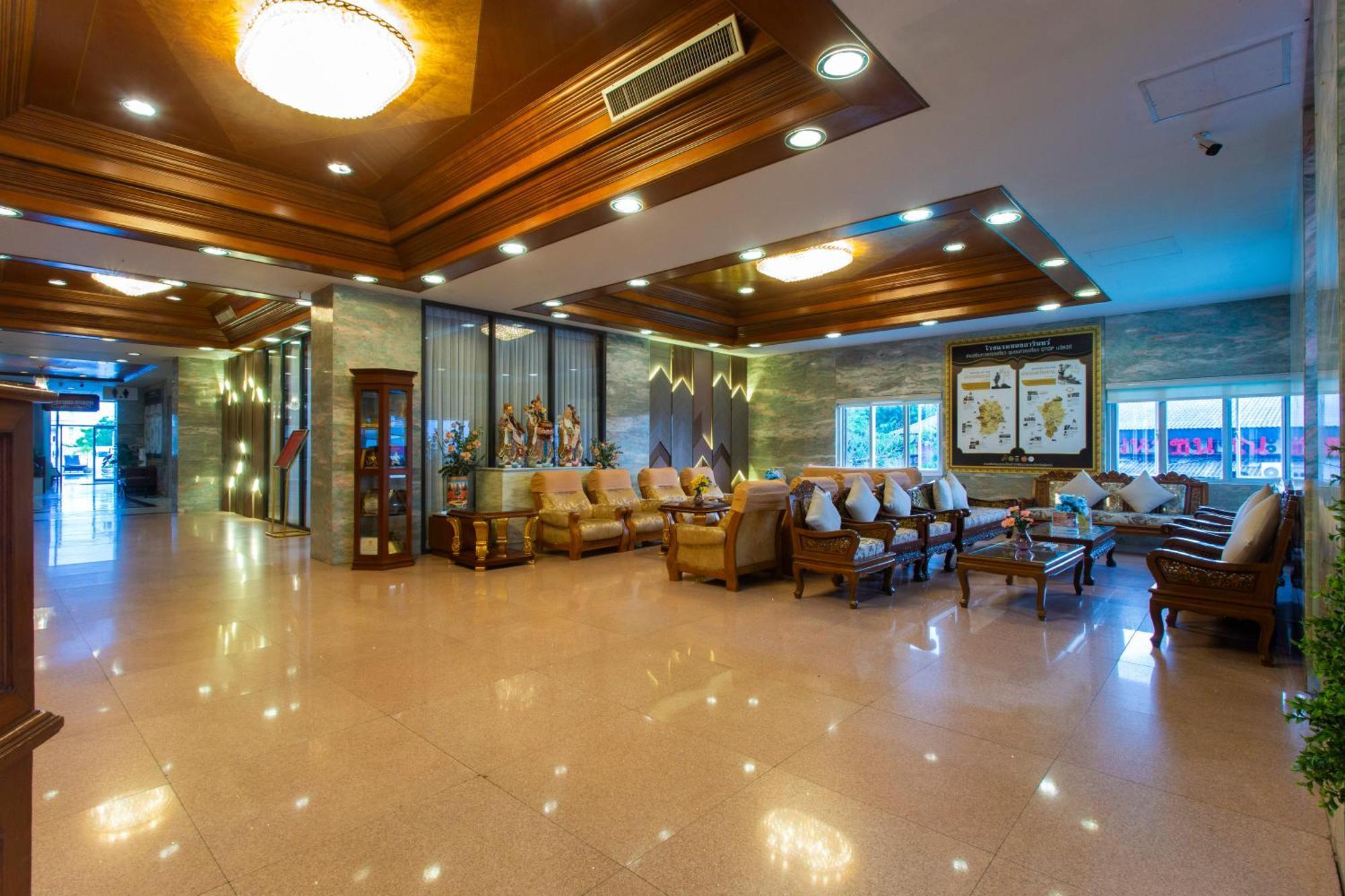 Thong Tarin Hotel Surin Exteriér fotografie