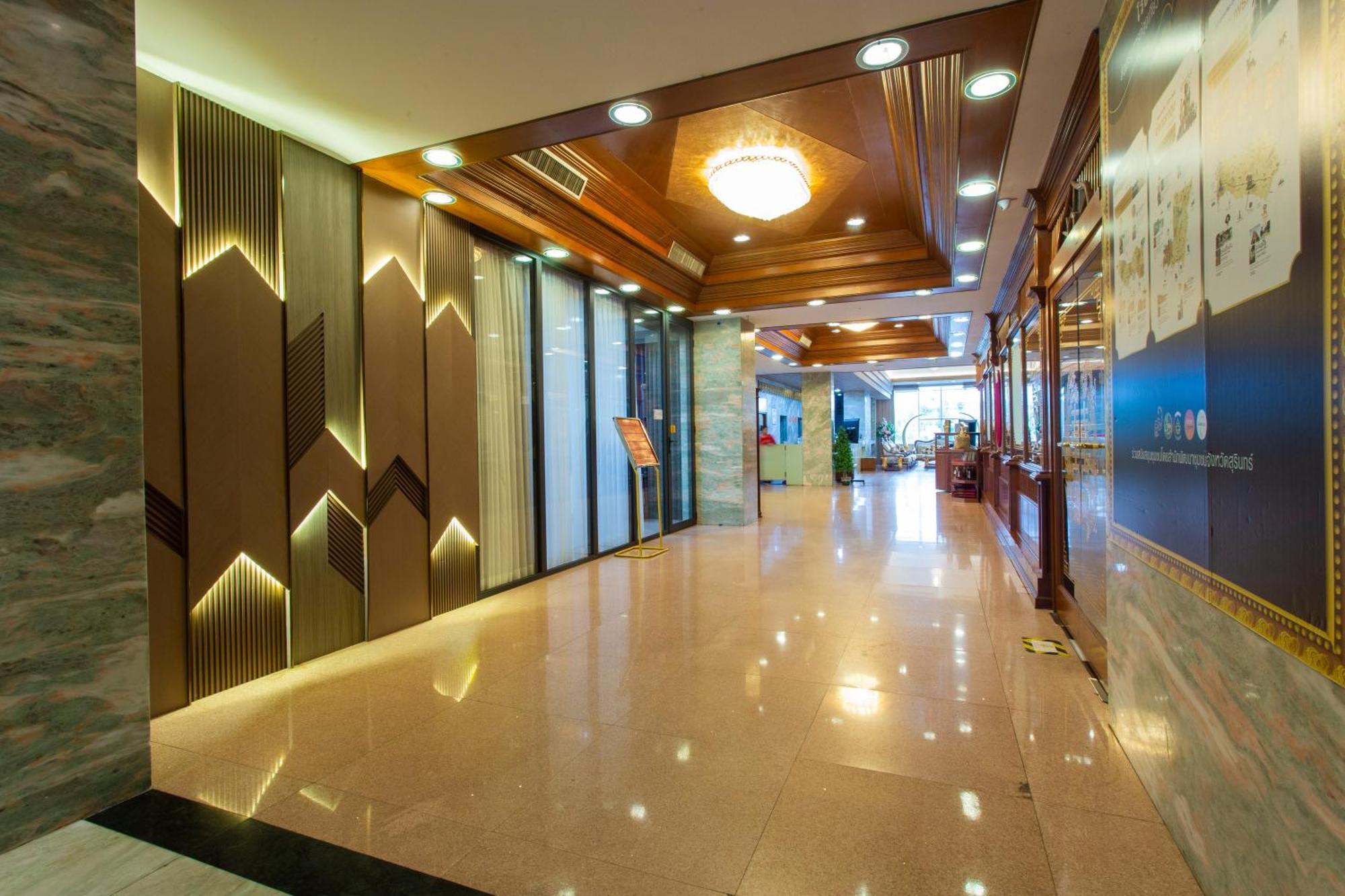Thong Tarin Hotel Surin Exteriér fotografie