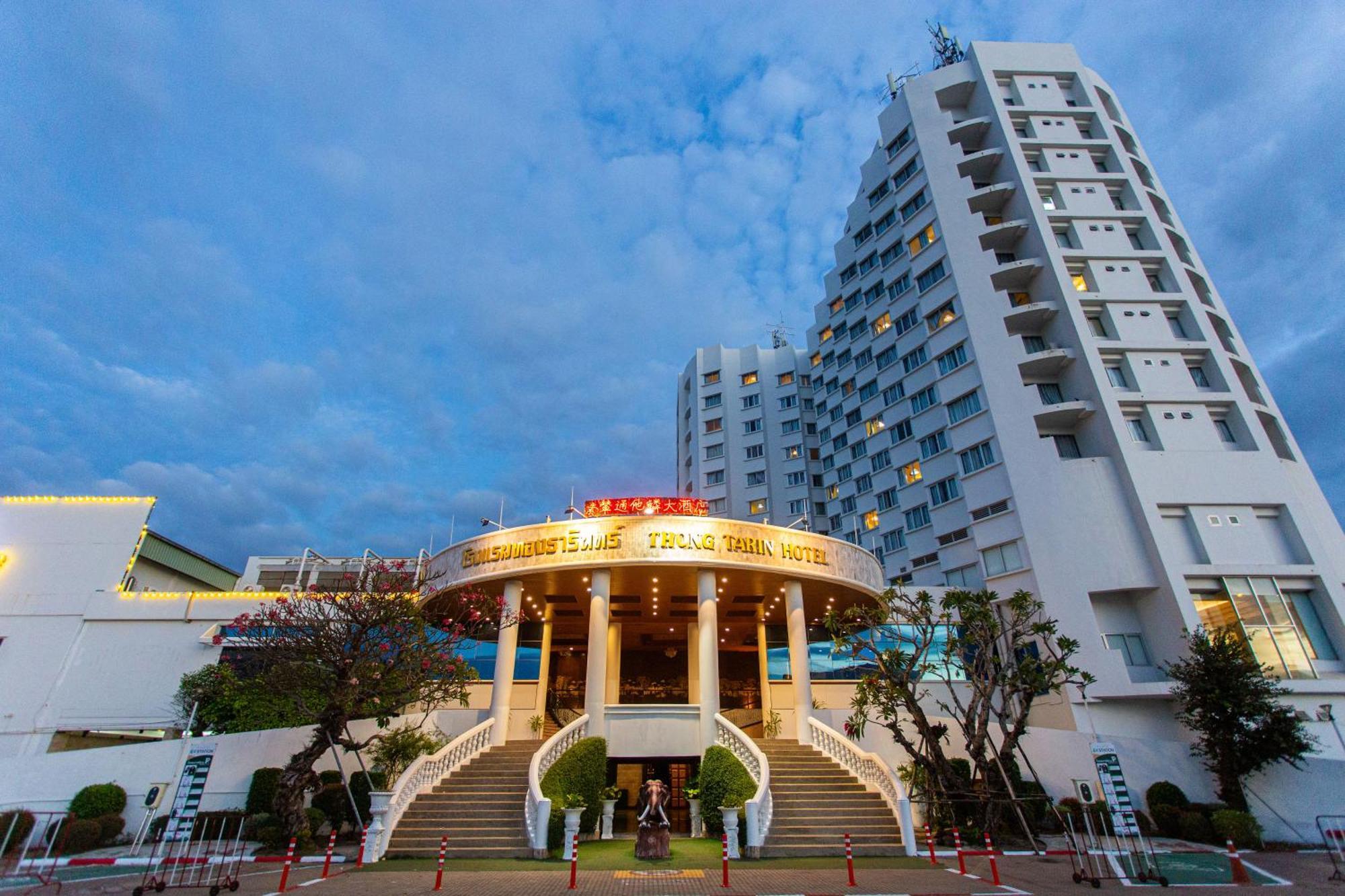 Thong Tarin Hotel Surin Exteriér fotografie