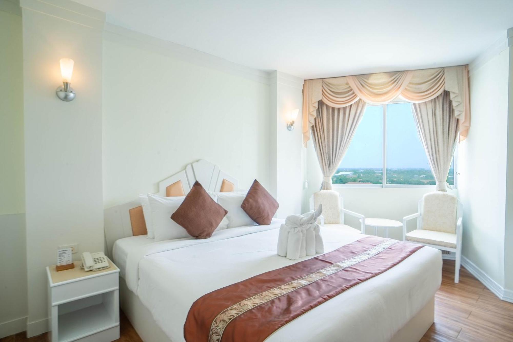 Thong Tarin Hotel Surin Exteriér fotografie