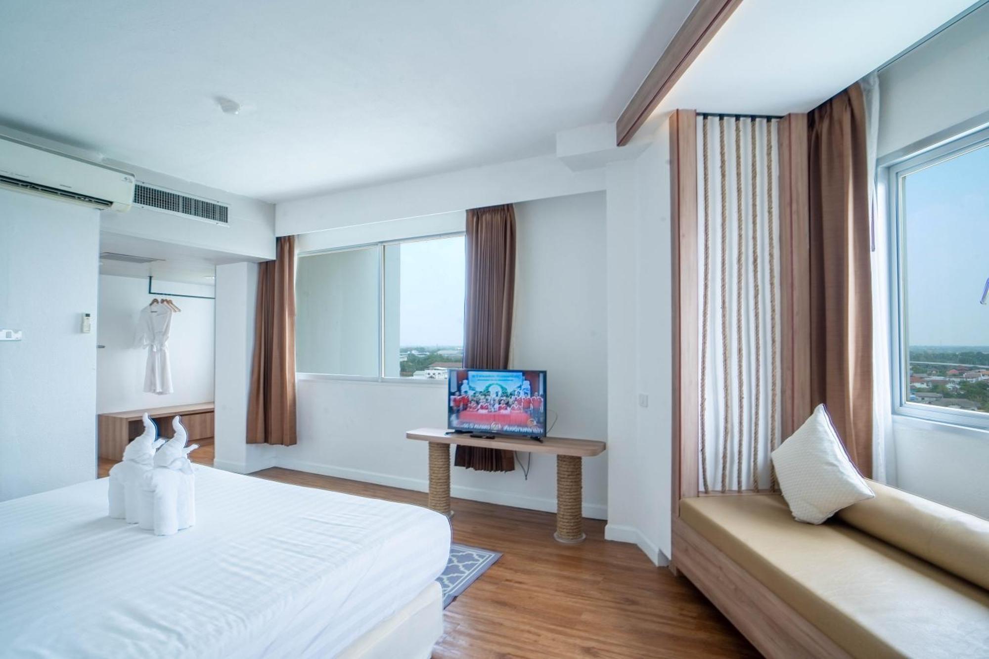 Thong Tarin Hotel Surin Exteriér fotografie
