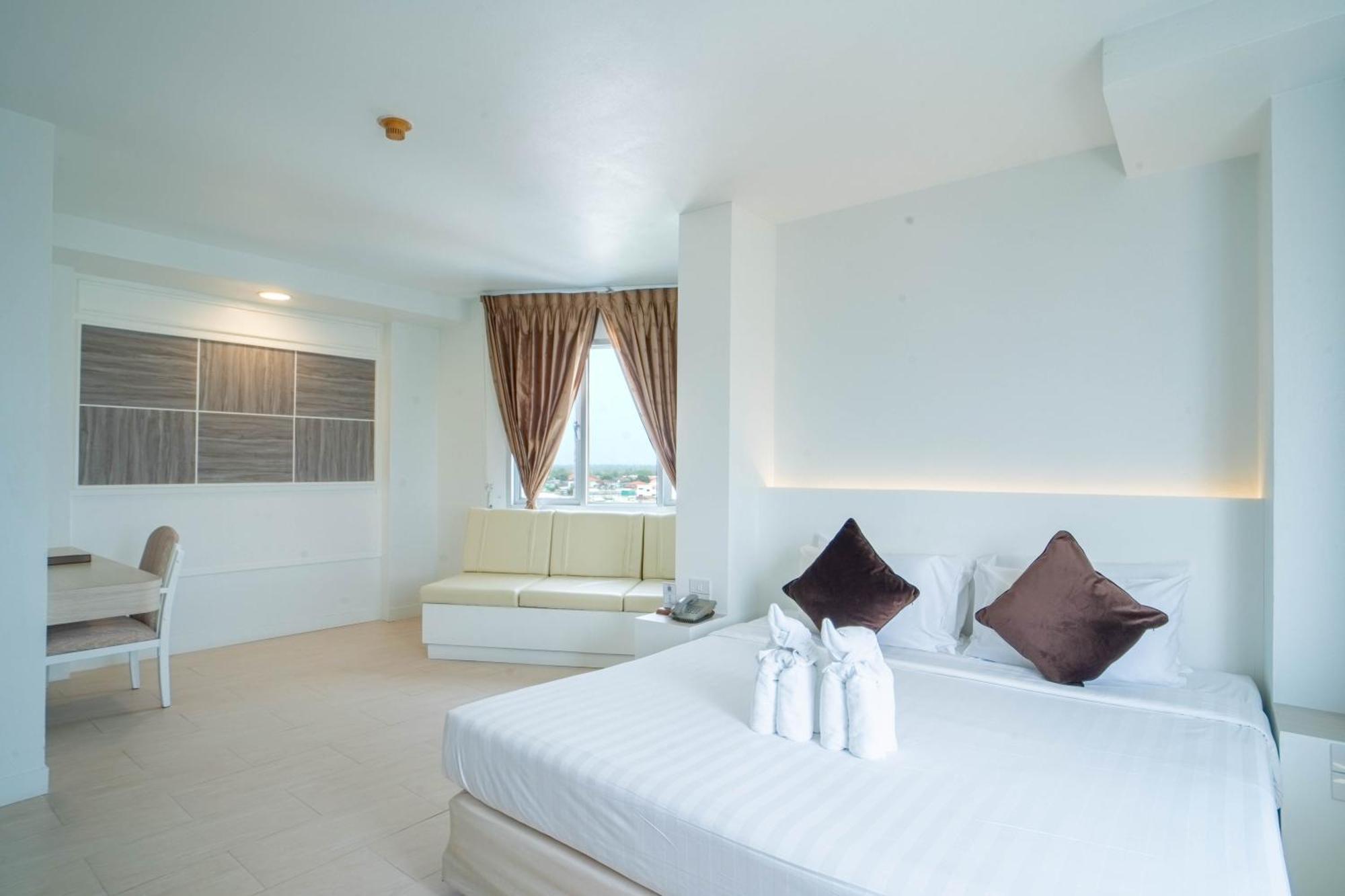 Thong Tarin Hotel Surin Exteriér fotografie
